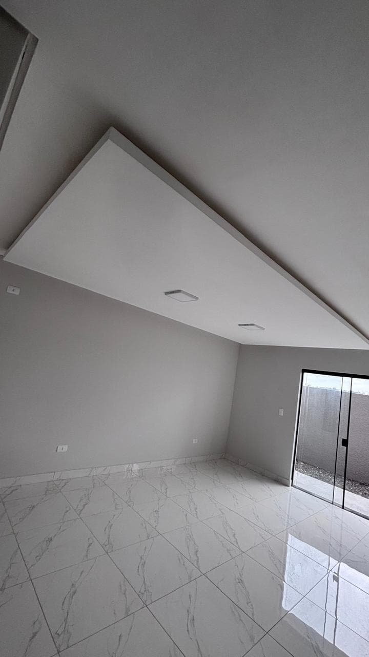 Sobrado com 3 quartos ( 1 suíte ) no Jardim Itália 5