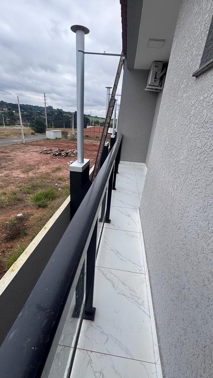 Sobrado com 3 quartos ( 1 suíte ) no Jardim Itália 10